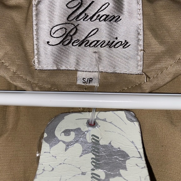 Urban Behaviour top with hoodie - Picture 2 of 5